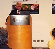 El Superintendente durante su charla en la U. Finis Terrae