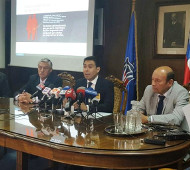 El Superintendente Eric Parrado durante la presentaci&oacute;n del informe.